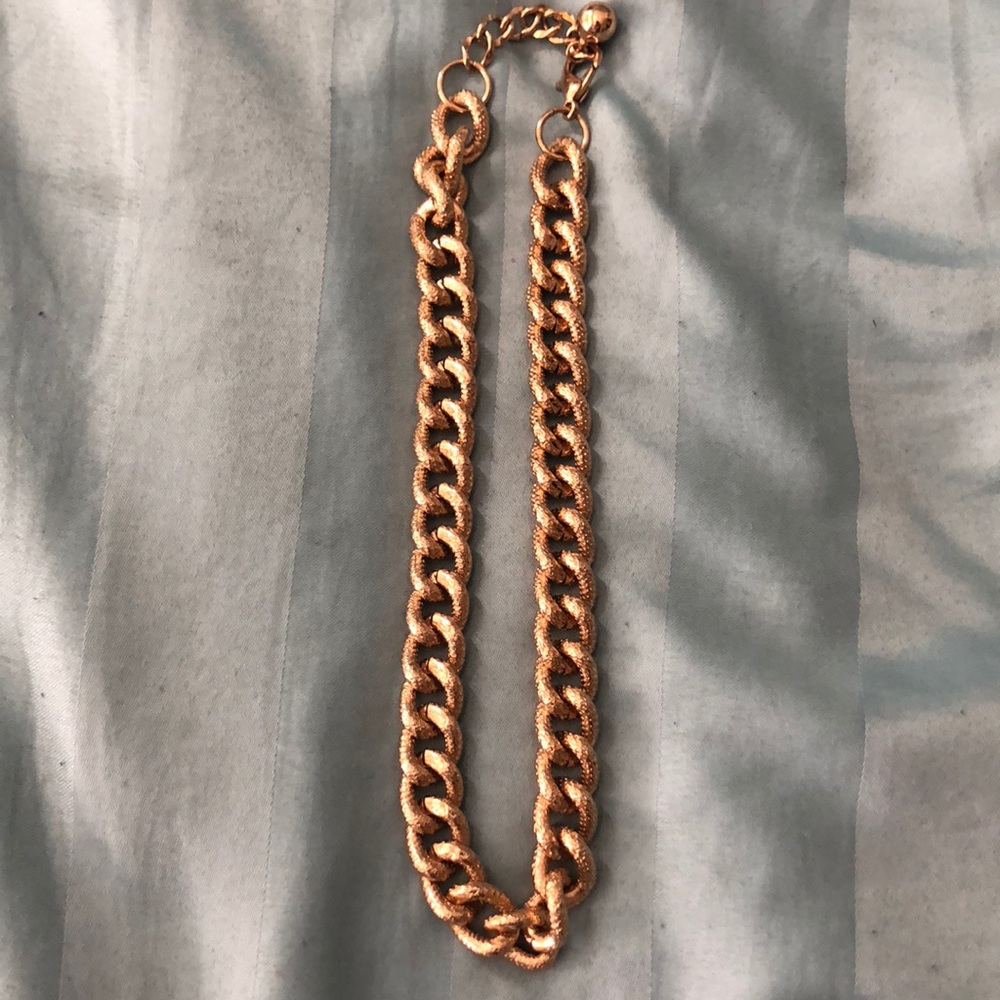 Short gold chain necklace